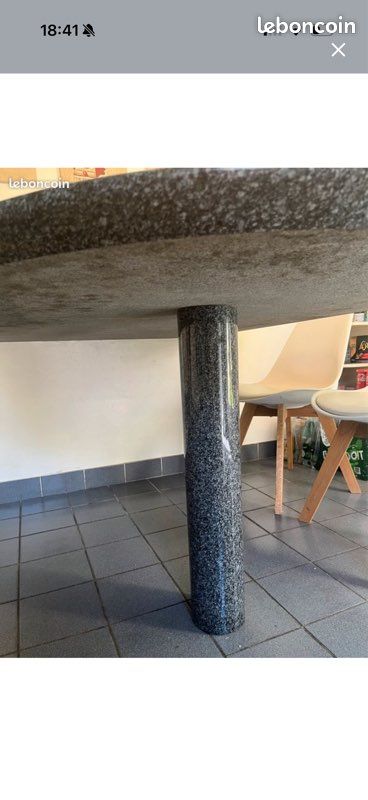 Table en granite noir très bon état (image 3)