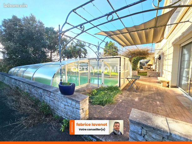 Villa 12 pièces 263 m²
