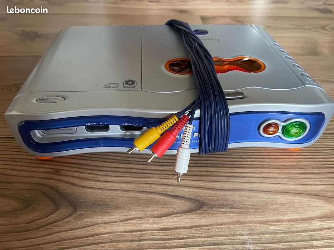 Vtech Smile Pro + 2 manettes + 7 jeux (image 1)