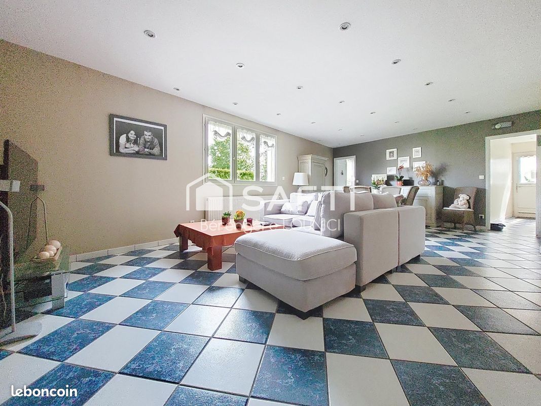 Immeuble 293 m² VILLENEUVE-D'ASCQ (image 2)