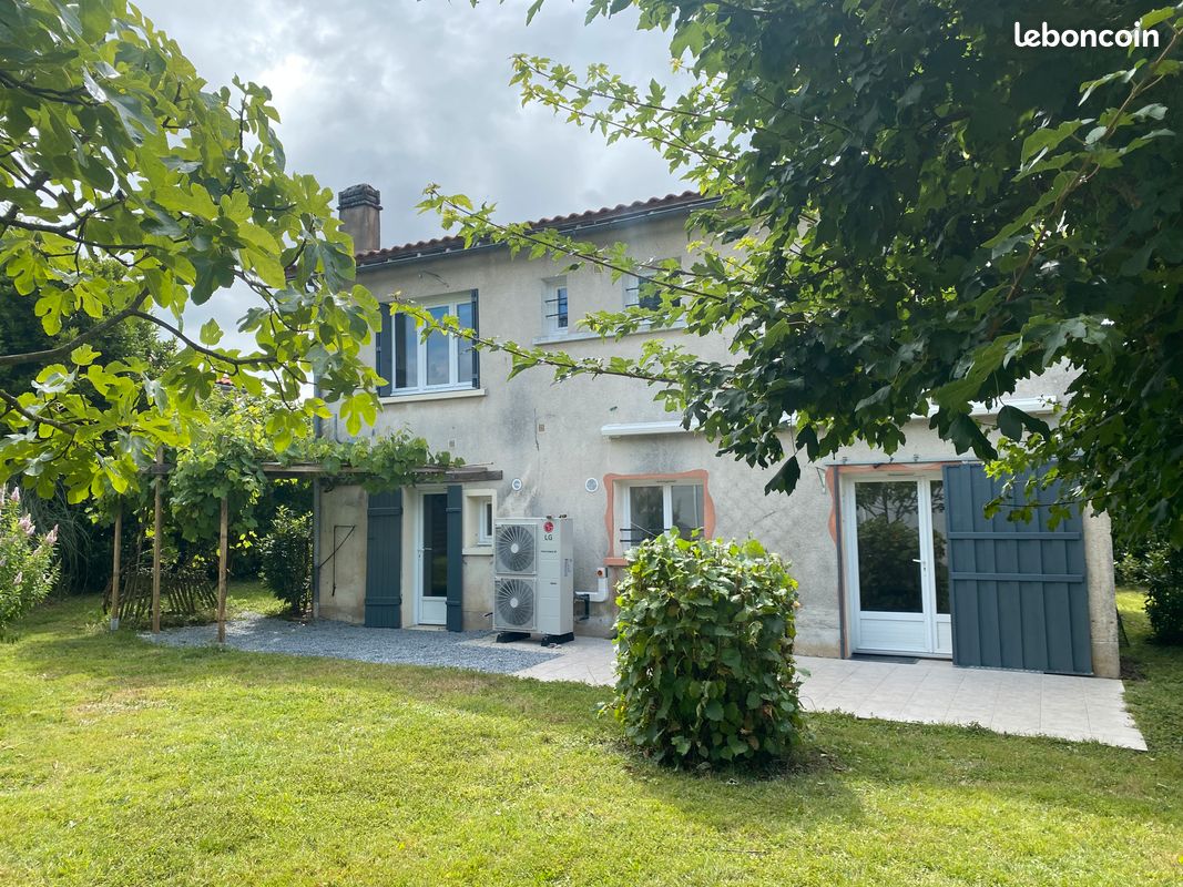 Maison 6 pièces 115 m² · à Pompaire · 115 m² · 850 €