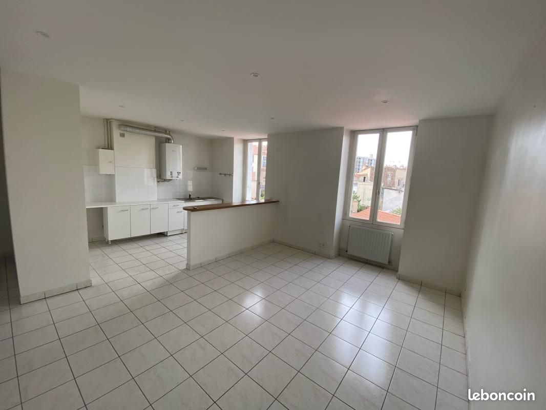 Appartement 2 pièces 46 m² · à Saint-Étienne · 46 m² · 416 €