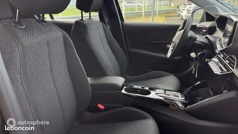 Peugeot 208 e-208 136ch Style (image 13)