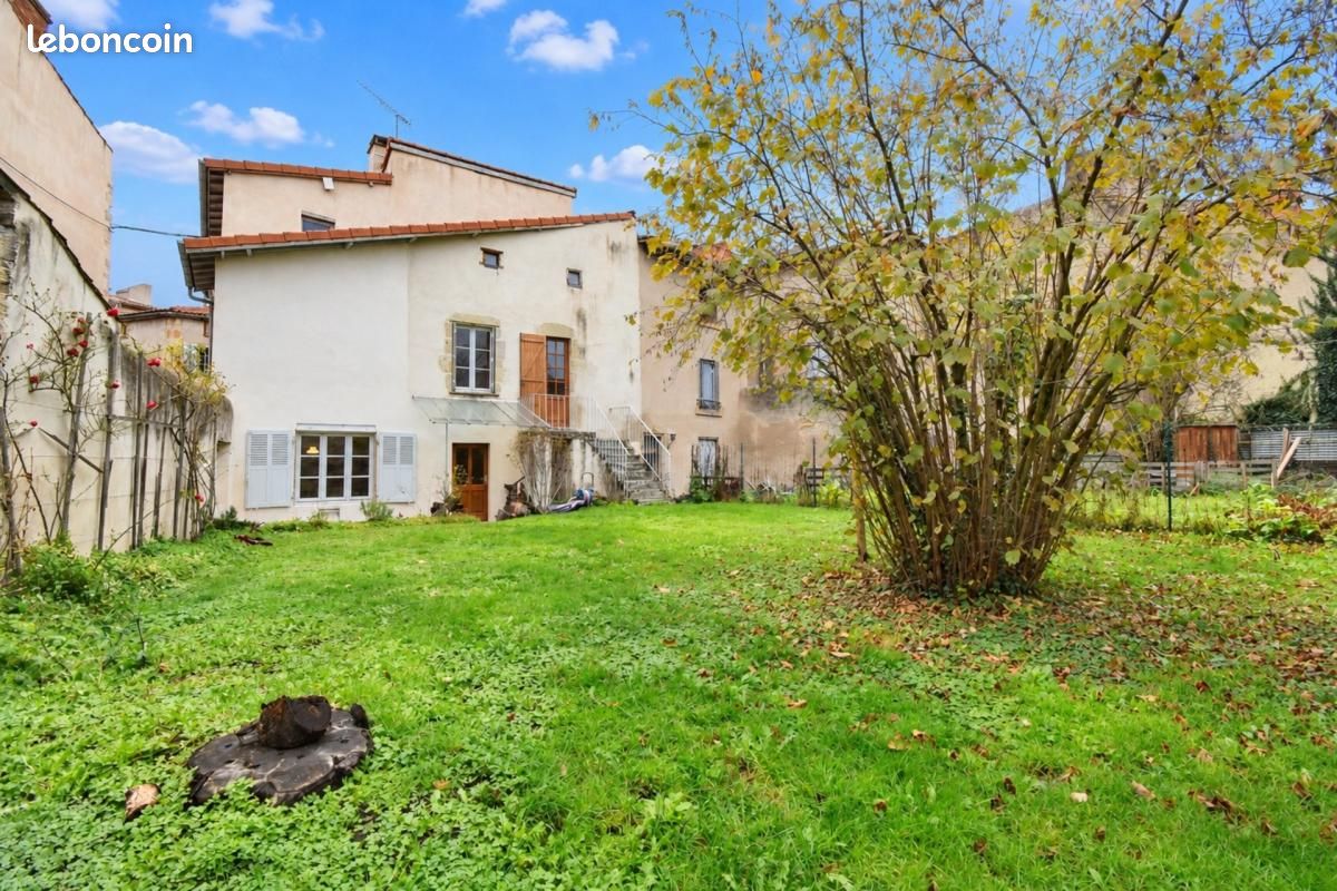 Maison 5 pièces 137 m² · à Billom · 137 m² · 109 900 €