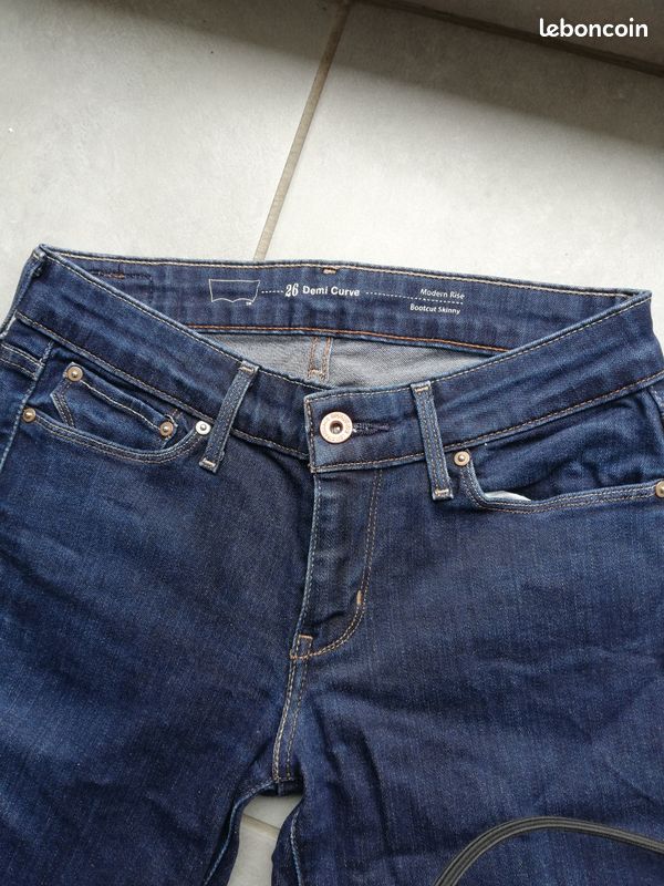 Vente jean Levi's 26 demi curve (image 1)