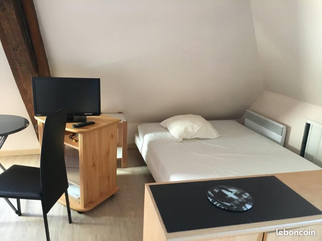 Appartement 1 pièce 12 m² · à Rignac · 12 m² · 283 €/mois