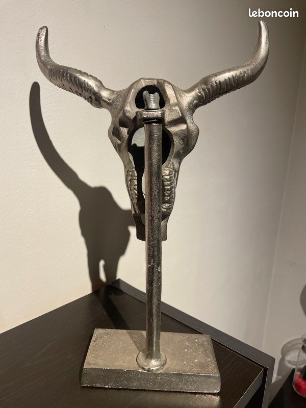Sculpture Crâne de vache métal vieilli argenté (image 3)