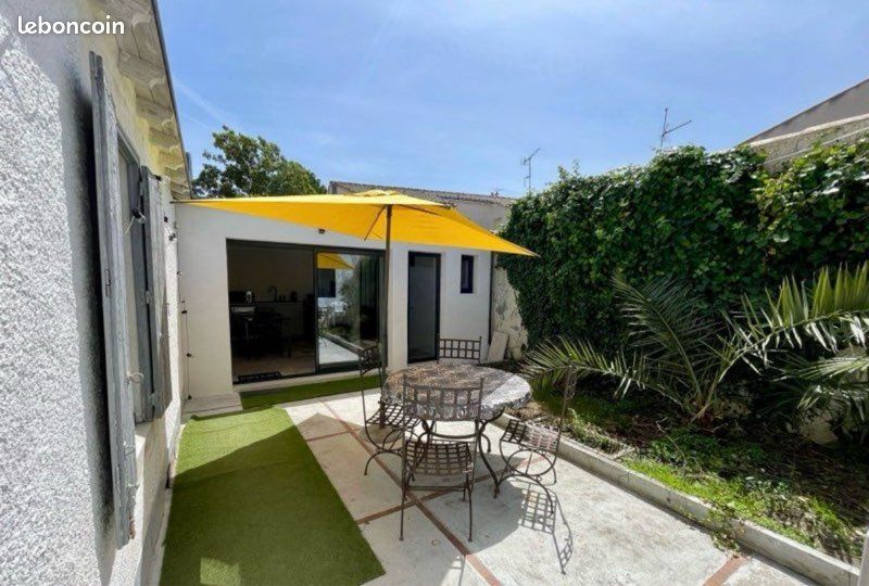 Maison 8 pièces 100 m² · à La Rochelle · 100 m² · 2 000 €/mois