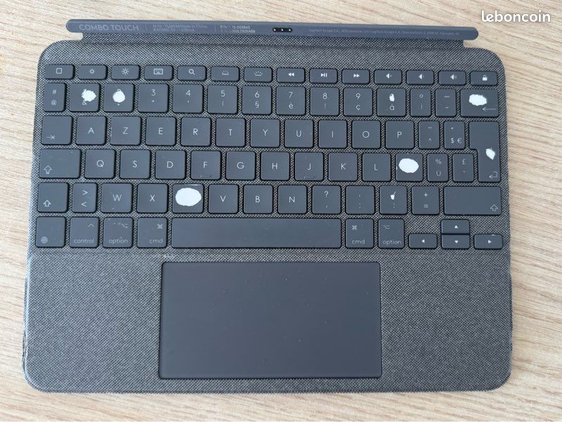 Clavier officiel Logitech Combo Touch pour iPad Air 11 (image 4)