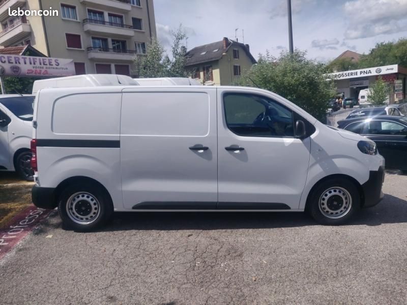 Fiat Scudo Fg M 2.2 Diesel 150ch Pack Premium Connect (image 4)