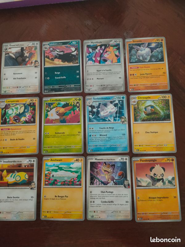 Lot 12 Cartes POKÉMON (image 1)