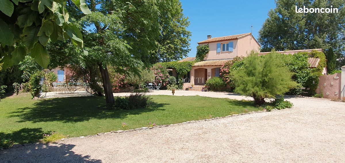 Maison 5 pièces 162 m² · à L'Isle-sur-la-Sorgue · 162 m² · 620 000 €