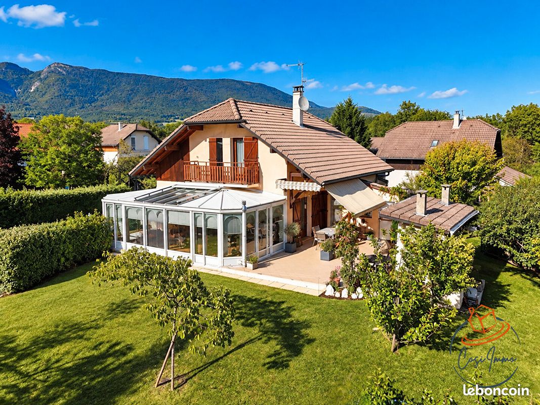 Maison 6 pièces 140 m² · à Cessy · 140 m² · 695 000 €
