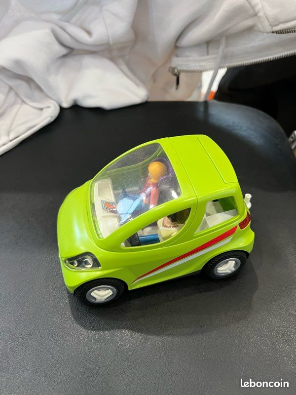 Voiture playmobil avec personnages (image 2)