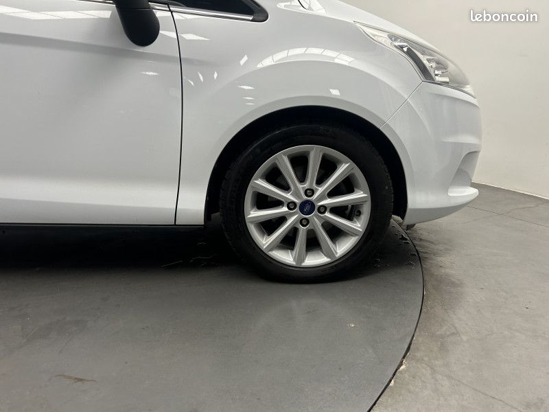 Ford B-MAX 1.0 scti 125 chTitanium / GPS / Climatisation / Régulateur / Radar (image 16)