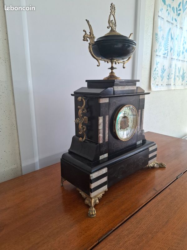 Pendule ancienne Napoléon III en marbre et bronze doré (image 3)