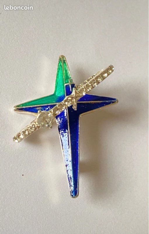 Broche Étoile Style Fabergé - Bijou Fantaisie Doré - Cadeau Original Pour Femme