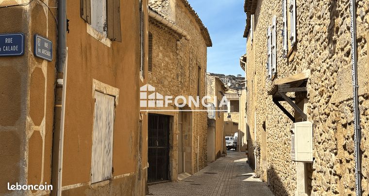 Maison de village 131 m² avec terrasse et garages – Chusclan