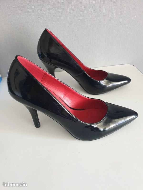 Red Escarpin Noir Rouge Escarpins Louboutin La Semelle Rouge