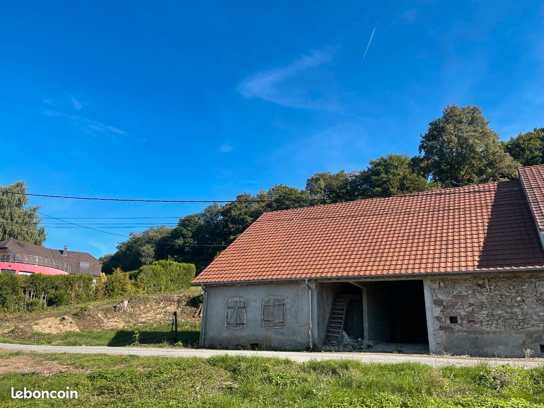 Maison 5 pièces 300 m² · à Évette-Salbert · 300 m² · 140 000 €