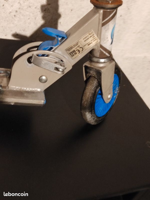 Trottinette pliable pour enfants avec frein (image 3)