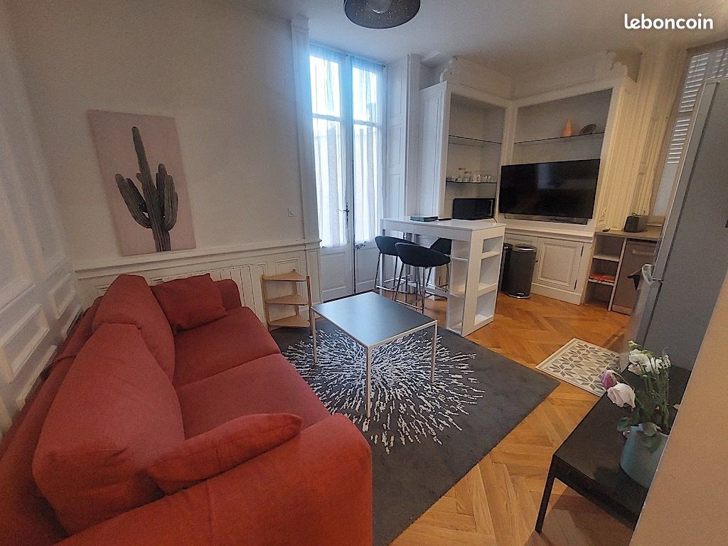 Appartement 2 pièces 37 m² · à Écully · 37 m² · 900 €/mois