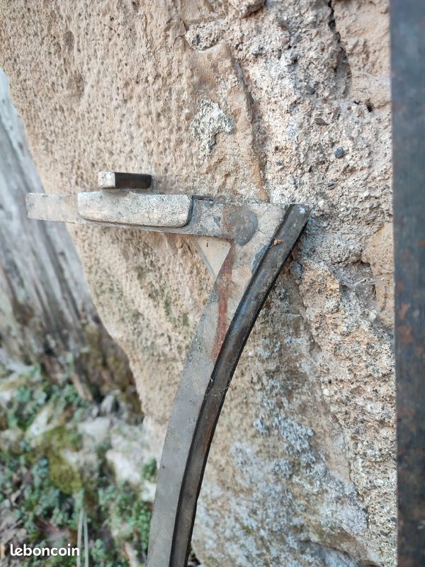 Support pare brise ancienne voiture (image 3)