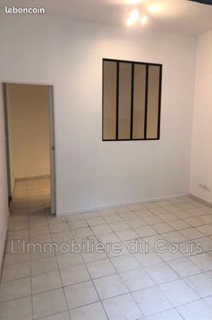 https://img.leboncoin.fr/api/v1/lbcpb1/images/fc/5f/fa/fc5ffa2d9a41e2527a021cd6fb3b83fbb23be639.jpg?rule=ad-image