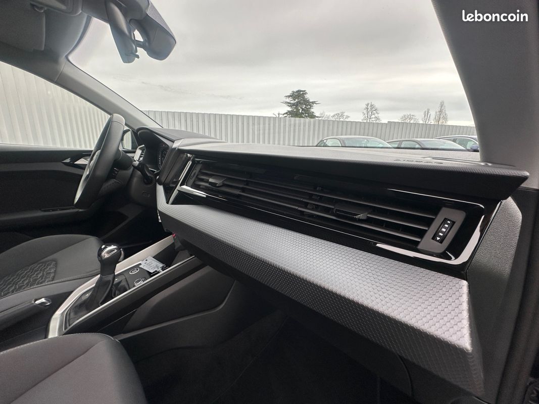 AUDI A1 Sportback 30 TFSI 116 ch S tronic 7 Design (image 30)