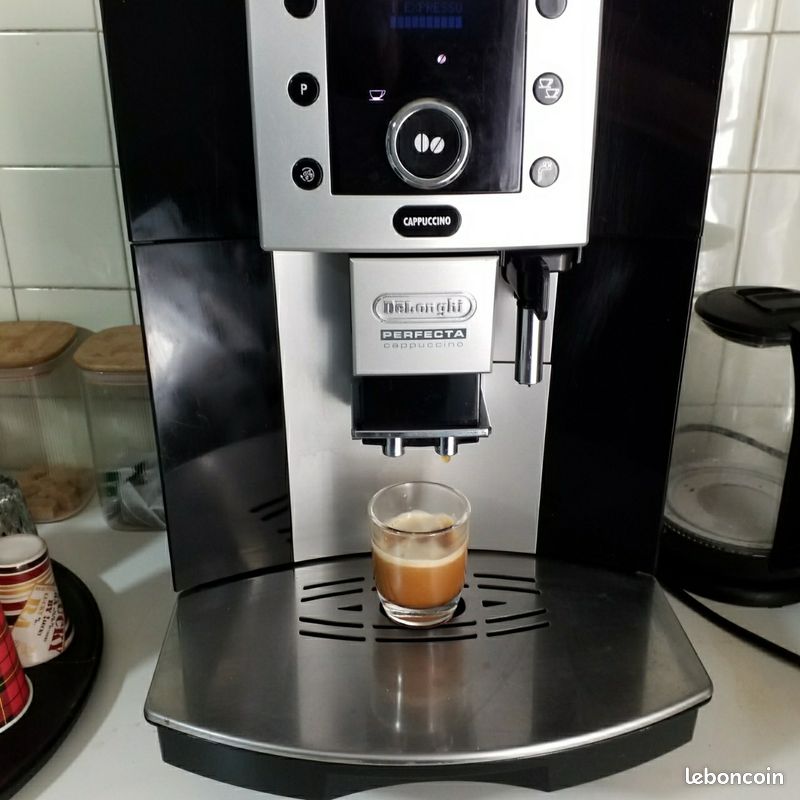 Cafetiere automatique De'Longhi Perfecta avec buse vapeur "Cappuccino" (image 4)