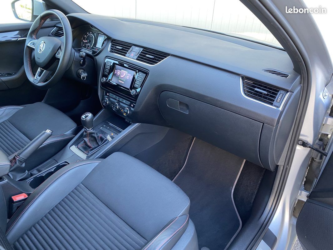 Skoda Octavia RS 2.0 TSi 220ch VRS - Première main (image 6)