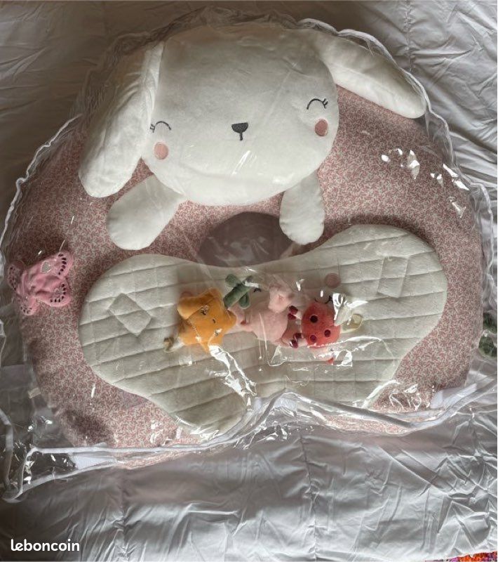 Coussin bébé activités éveil vertbaudet (image 1)