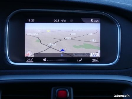 Volvo V40 D2 120CH MOMENTUM BUSINESS GEARTRONIC (image 27)