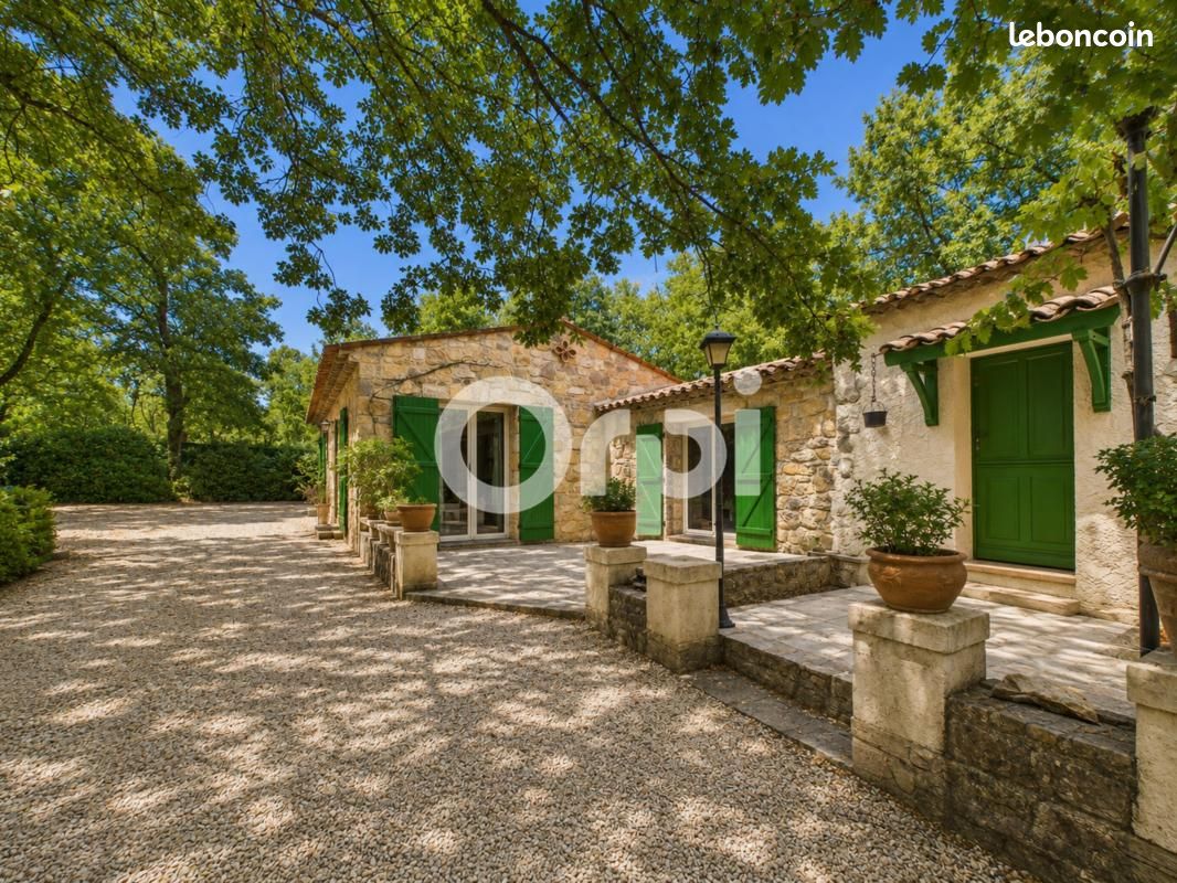 Maison 4 pièces 119 m² · à Tourrettes · 119 m² · 599 000 €