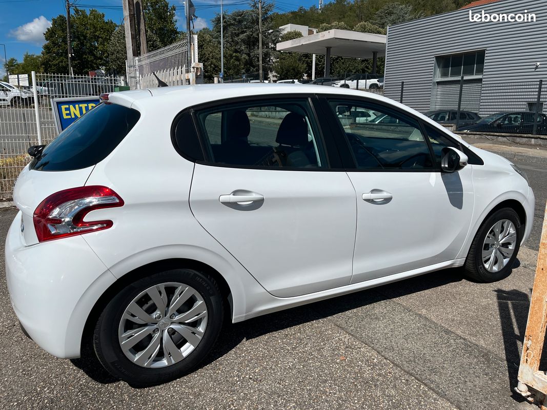 Belle 208 1.4 hdi 174.200kms gps possibilite garantie 12 / 24 / 36 mois (image 3)