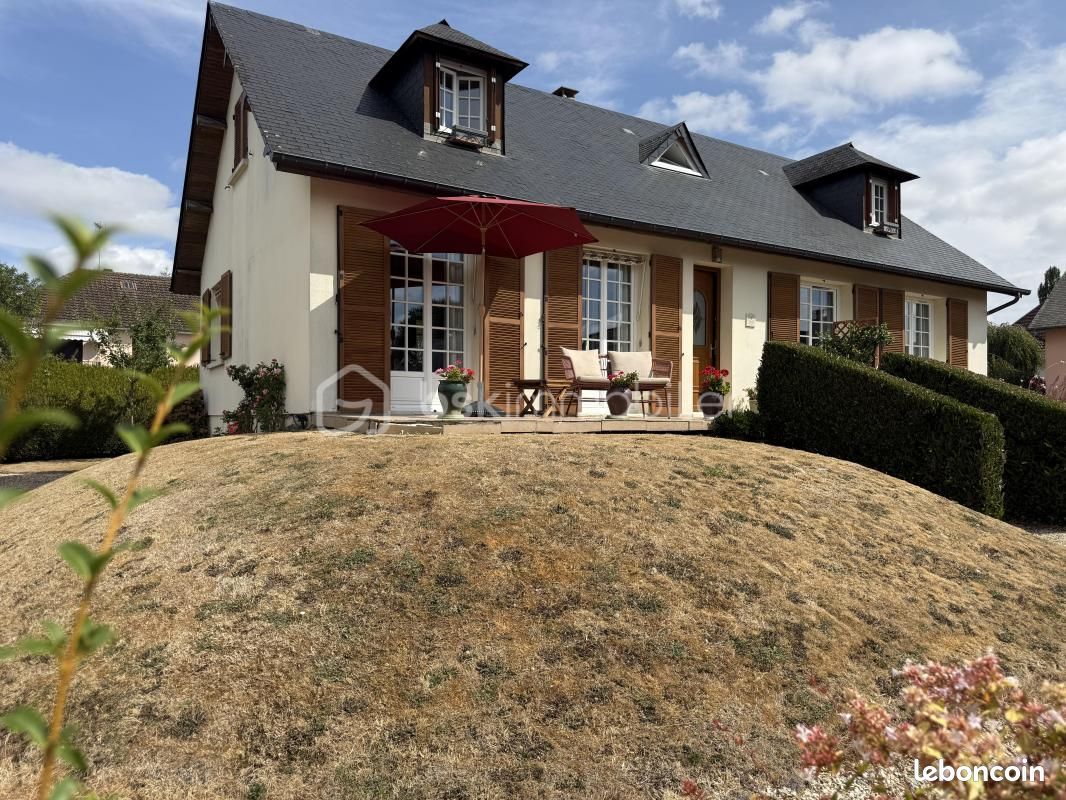 Maison 7 pièces 130 m² · à Lisieux · 130 m² · 250 000 €