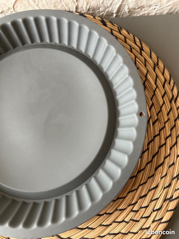 Coolinato Lot De 5 Moules à Tarte En Silicone Gris - 1 Grand + 4 Petits Pour Tartes, Quiches, Gâteaux Avec 4 Recettes Incluses