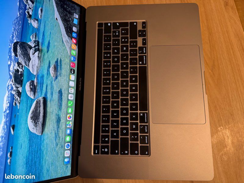 Macbook Pro 16" - INTEL i9 8 coeurs - 16Go Ram - 1to (image 4)