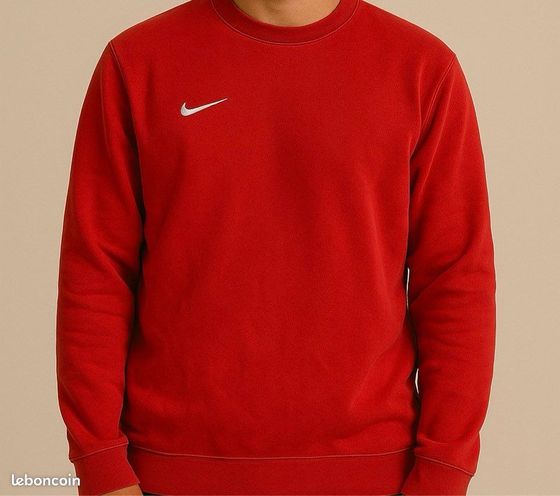 Sweat Nike solo swoosh rouge neuf Taille S Vêtements