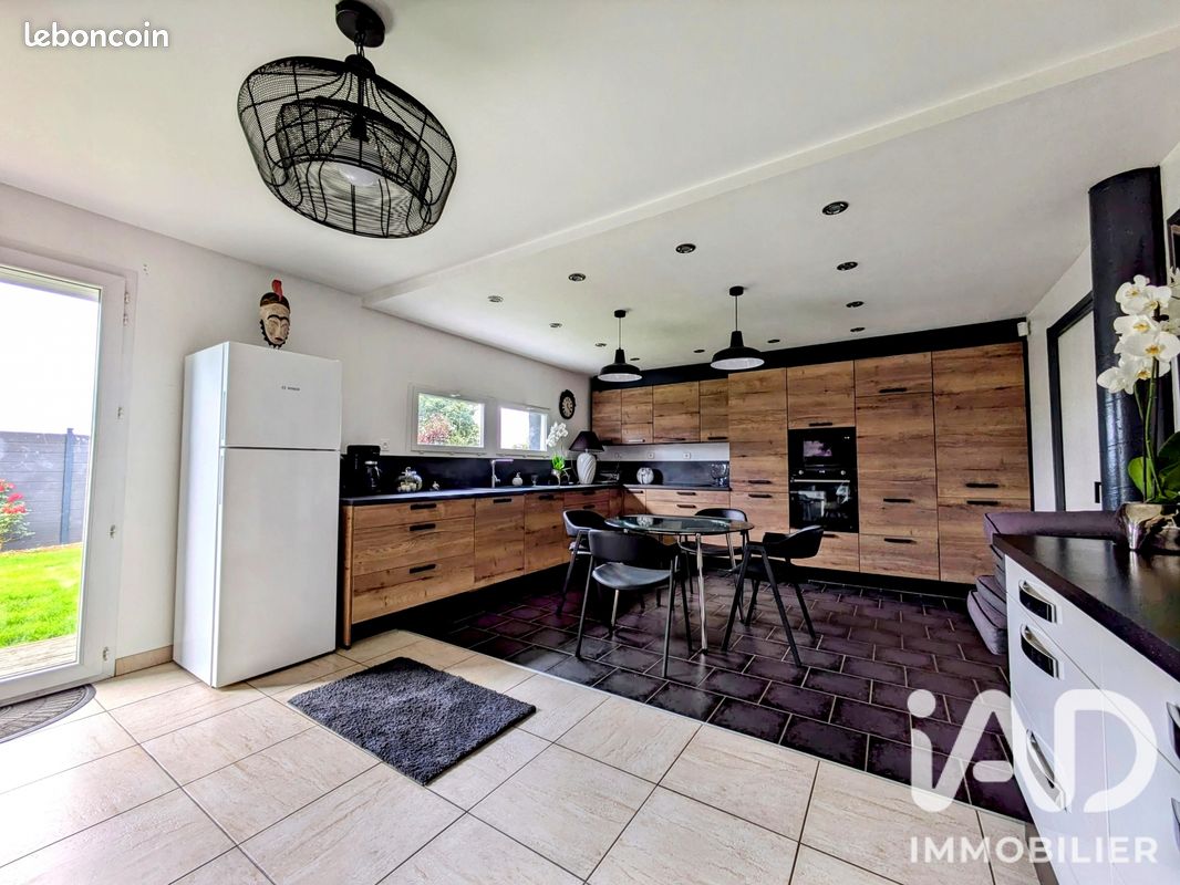 Maison 5 pièces 146 m² · à Boussac · 146 m² · 228 000 €