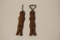 Statuette En Bois Sculpté Le Colporteur