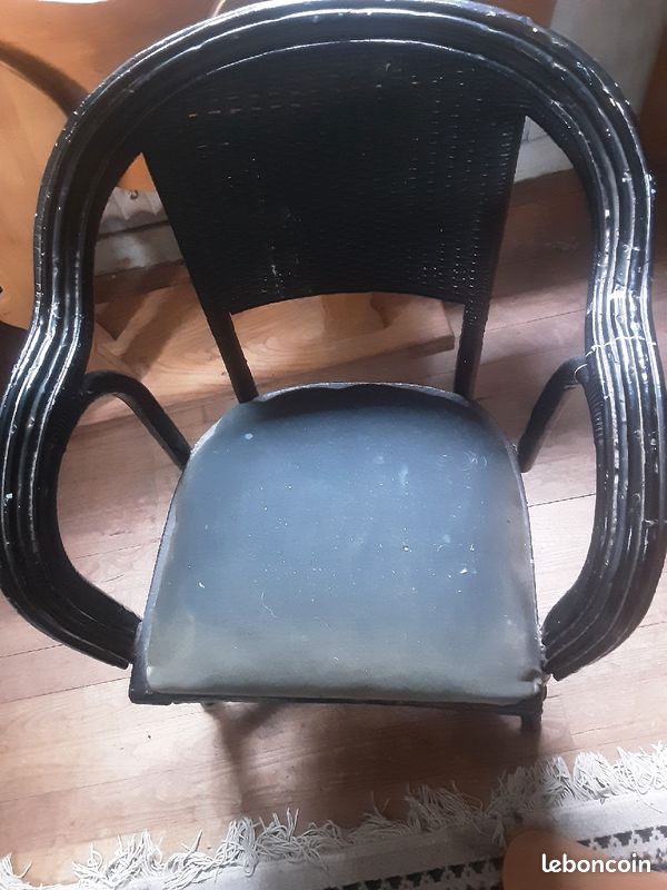 Chaise en rotin (image 1)