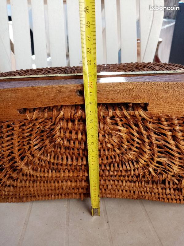 Panier De Pêche Ancien En Osier – Hauteur 24 Cm