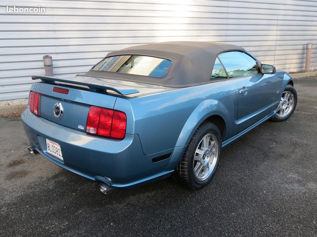 Ford Mustang GT Cabriolet 2005 (image 2)