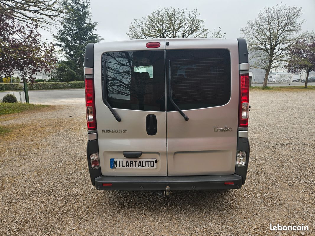 Renault TRAFIC II PASSENGER 2.0 DCI 115CH 9PL. Bon Etat... (image 5)