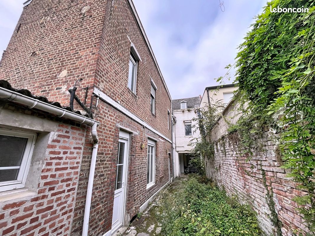 Local commercial 11 pièces 210 m² · à Saint-Quentin · 210 m² · 227 000 €