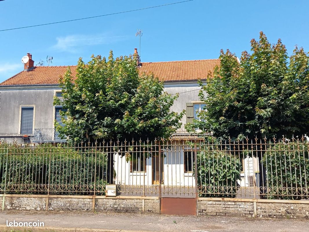 Maison 8 pièces 160 m² · à Champlitte · 160 m² · 155 000 €