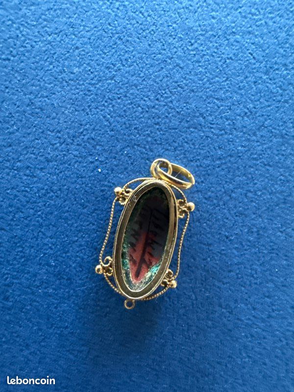Deux Pendentifs / Broches Anciens - Style Homme Ou Enfant, Occasion, Thème Personnage