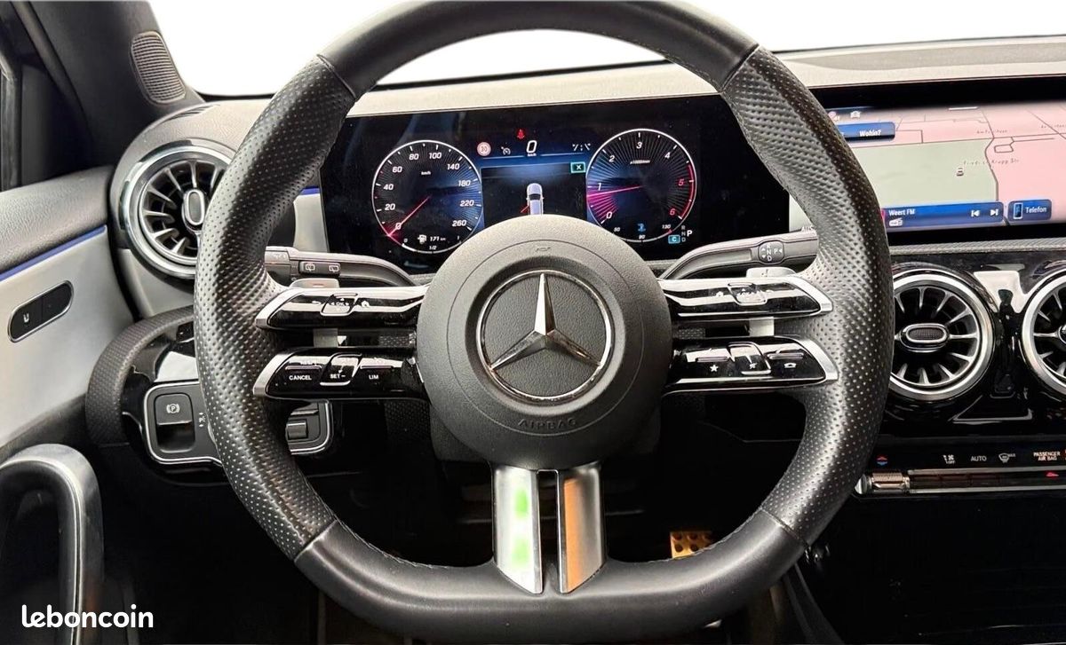 Mercedes-Benz Classe A 200 d AMG Line 150 ch 8G-DCT — Toit Pano / Jantes 19" / Pack Night — Garantie constructeur (image 9)