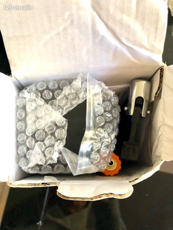 Mini Compresseur d'Air Portable Sans Fil 150 PSI - Arrêt Auto - 5 Modes (Voiture/Vélo/Moto) (image 6)